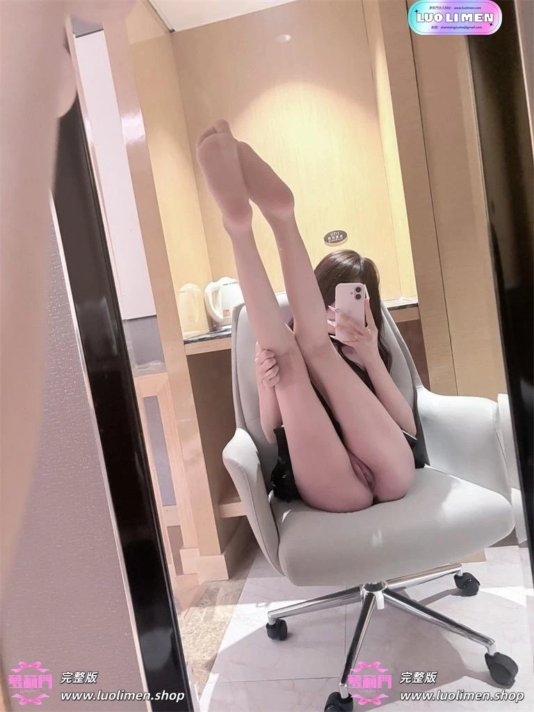 图片[7]-奈奈@Ynainaii 新作 双尾水手服少萝福利 极品萝莉诱惑-呦呦萝莉