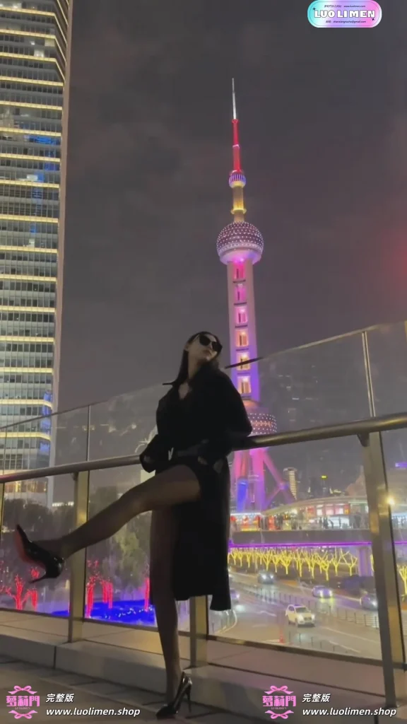 图片[3]-牛B大神酒店约炮丝袜女神 踩头压操穷人女神富人精盆-呦呦萝莉