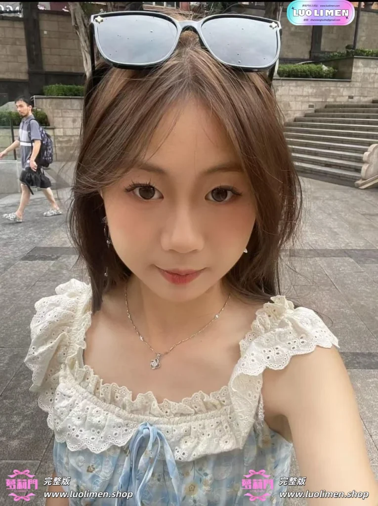 图片[9]-高颜值美眉露脸性爱自拍 被男友疯狂调教深喉 渔网情趣制服-呦呦萝莉