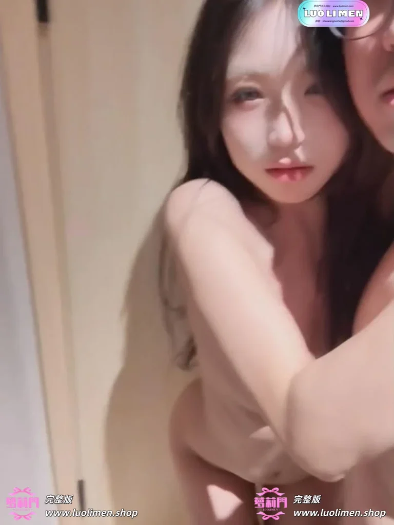 穿着衣服贼高冷 脱了衣服变成淫荡母狗 女神一步步沦陷-呦呦萝莉